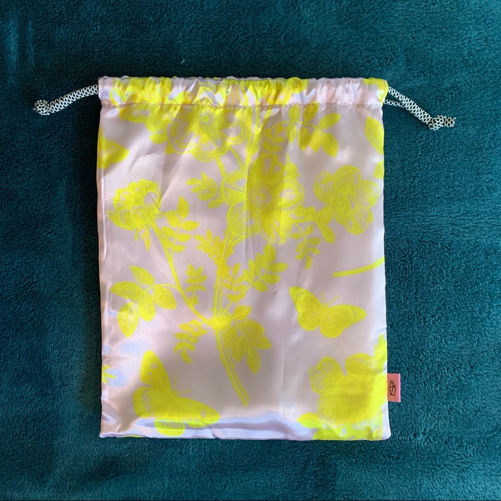 NEW Ipsy Silky Makeup Bag / Cosmetic Bag / Small String Tie Bag